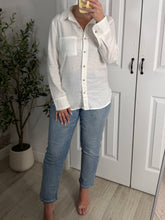 Load image into Gallery viewer, Vanilla Cream Button Down Top
