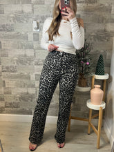 Load image into Gallery viewer, Cheetah Print Jeans Black/Gray
