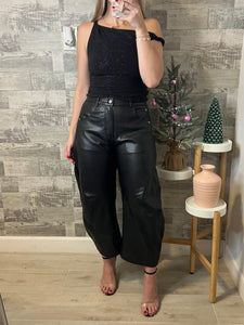 Eva Mid Rise Barrel Pants Leather