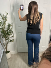 Load image into Gallery viewer, Vintage Button Down Top
