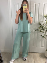 Load image into Gallery viewer, Summer Fling Teal Top &amp; Pants Set
