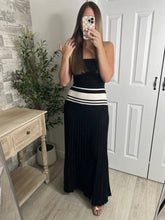 Load image into Gallery viewer, City Stroll Strapless Dress
