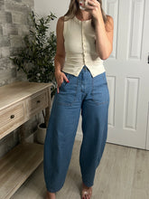 Load image into Gallery viewer, Amy Knit Cream Top
