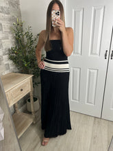 Load image into Gallery viewer, City Stroll Strapless Dress
