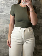 Load image into Gallery viewer, Dynamic Olive Short Sleeve Top
