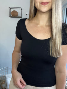 Dynamic Fitted Stretch Black Top