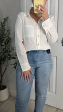 Load image into Gallery viewer, Vanilla Cream Button Down Top
