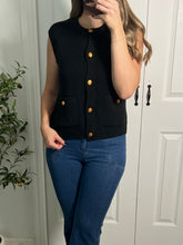 Load image into Gallery viewer, Vintage Button Down Top
