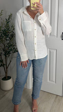 Load image into Gallery viewer, Vanilla Cream Button Down Top
