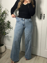 Load image into Gallery viewer, Cabin Chic High Rise Stretch Jeans
