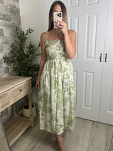 Load image into Gallery viewer, Printed Poetry Midi Dress Green
