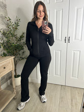 Load image into Gallery viewer, Blackout Comfort Top &amp; Pants Activewear Set

