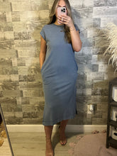 Load image into Gallery viewer, Beverly Midi Dress Blue/Gray Wash
