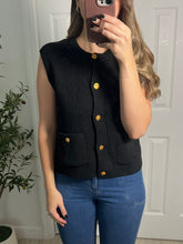 Load image into Gallery viewer, Vintage Button Down Top
