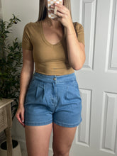 Load image into Gallery viewer, Dynamic V Neck Top Coffee
