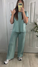 Load image into Gallery viewer, Summer Fling Teal Top &amp; Pants Set
