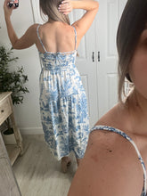 Load image into Gallery viewer, Printed Poetry Midi Dress Blue
