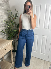 Load image into Gallery viewer, Frosted Pearl Tank Top
