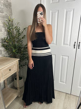 Load image into Gallery viewer, City Stroll Strapless Dress
