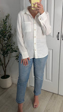 Load image into Gallery viewer, Vanilla Cream Button Down Top
