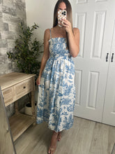 Load image into Gallery viewer, Printed Poetry Midi Dress Blue
