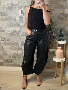 Eva Mid Rise Barrel Pants Leather