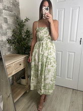 Load image into Gallery viewer, Printed Poetry Midi Dress Green
