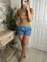 Load image into Gallery viewer, Dynamic V Neck Top Coffee
