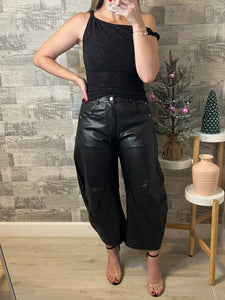 Eva Mid Rise Barrel Pants Leather