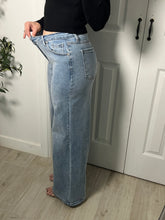 Load image into Gallery viewer, Cabin Chic High Rise Stretch Jeans
