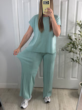 Load image into Gallery viewer, Summer Fling Teal Top &amp; Pants Set

