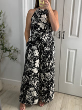 Load image into Gallery viewer, Monroe Floral Top &amp; Pants Set
