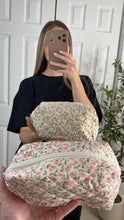 Load image into Gallery viewer, Floral Ditsy Quilted Cosmetic Pouch Bag
