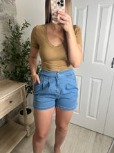 Load image into Gallery viewer, Dynamic V Neck Top Coffee
