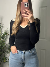 Load image into Gallery viewer, Minimal Black Top
