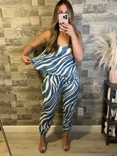 Load image into Gallery viewer, RESTOCK Streets Of Capri Top &amp; Pants Set
