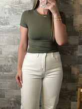 Load image into Gallery viewer, Dynamic Olive Short Sleeve Top
