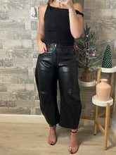 Load image into Gallery viewer, Eva Mid Rise Barrel Pants Leather
