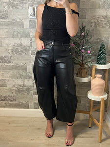 Eva Mid Rise Barrel Pants Leather