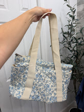 Load image into Gallery viewer, Dainty Blue Bag
