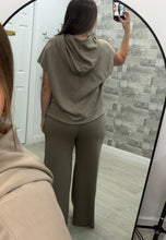 Load image into Gallery viewer, Roamlee Mocha Top &amp; Pants Set
