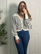 Load image into Gallery viewer, Savannah Button Down White
