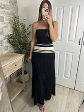 Load image into Gallery viewer, City Stroll Strapless Dress
