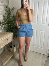 Load image into Gallery viewer, Dynamic V Neck Top Coffee
