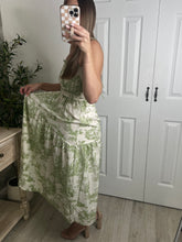 Load image into Gallery viewer, Printed Poetry Midi Dress Green
