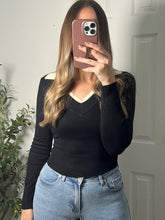 Load image into Gallery viewer, Minimal Black Top
