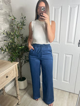 Load image into Gallery viewer, Autumn Blues Denim Pants Light

