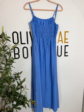 Load image into Gallery viewer, Naty Dress
