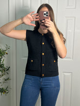 Load image into Gallery viewer, Vintage Button Down Top
