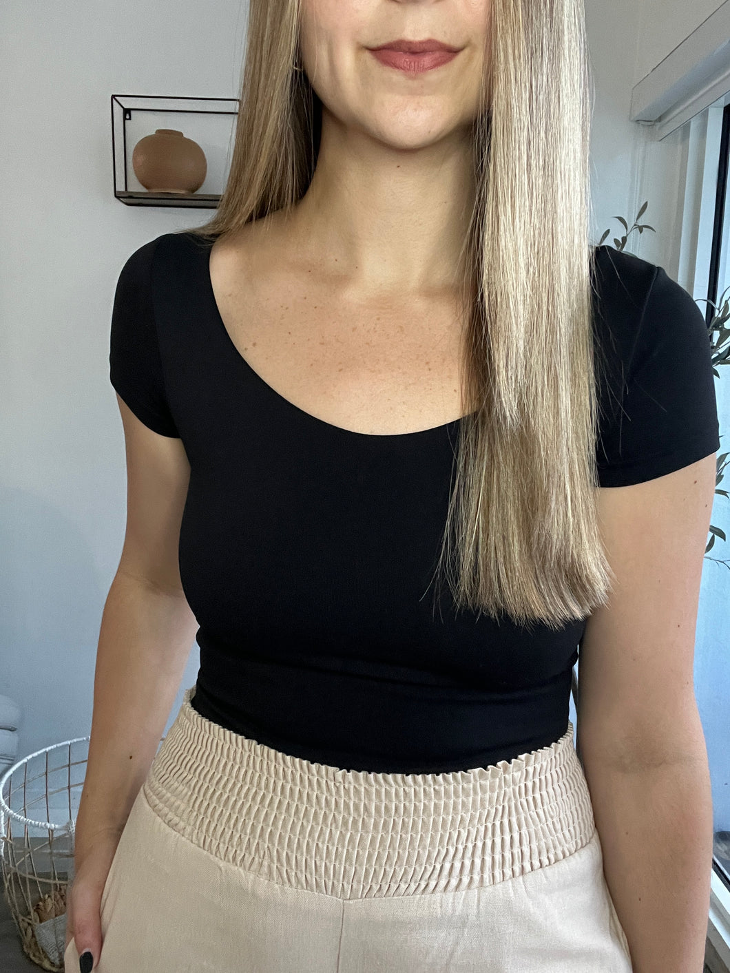 Dynamic Fitted Stretch Black Top